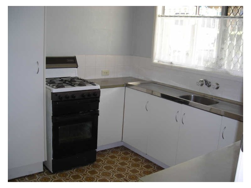 8 Louise Street, Southport QLD 4215