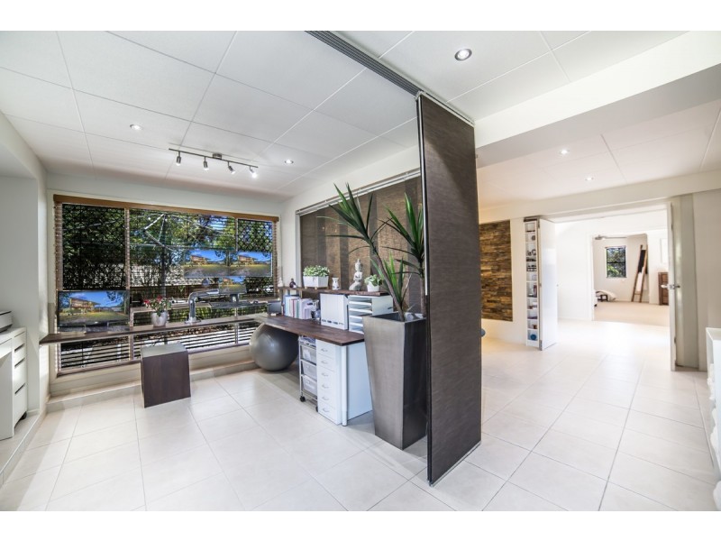 16 Tasman Avenue, Molendinar QLD 4214