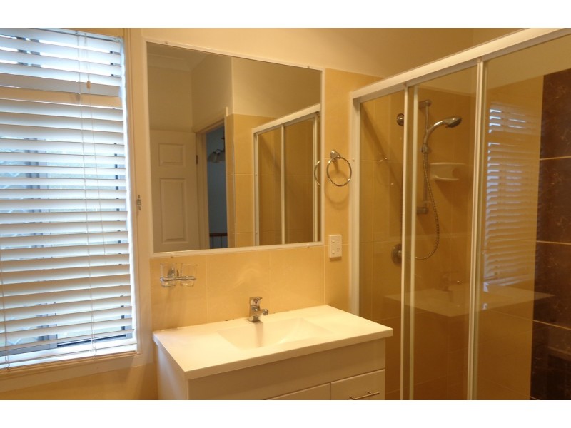 2/81 Pohlman Street, Southport QLD 4215