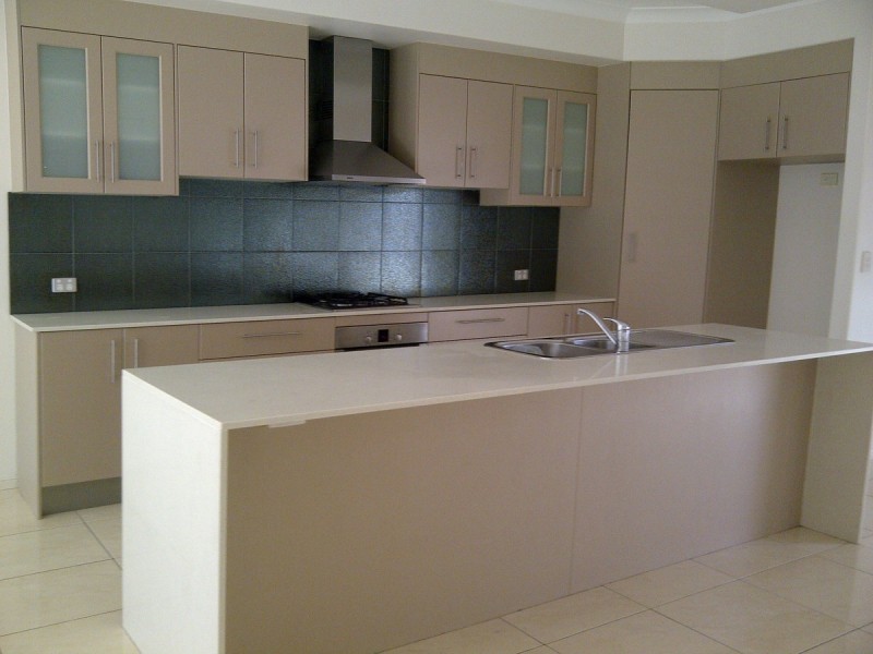 2/81 Pohlman Street, Southport QLD 4215