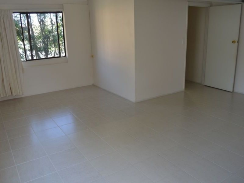 30 Crinum Crescent, Southport QLD 4215