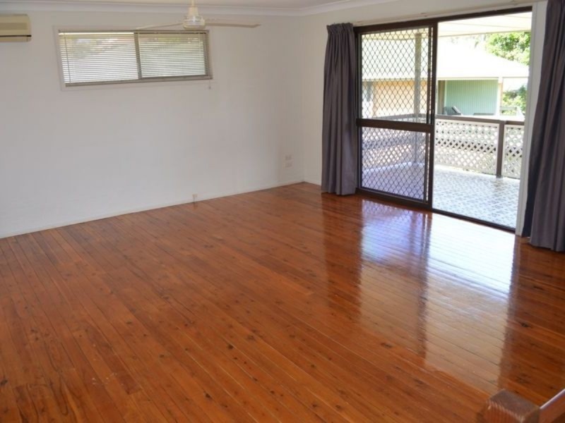 30 Crinum Crescent, Southport QLD 4215