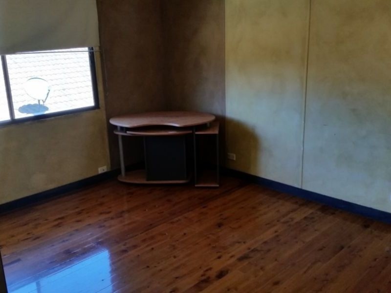 4 Terrigal Crescent, Southport QLD 4215