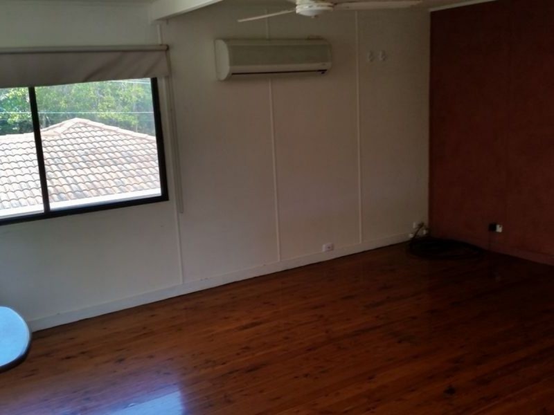 4 Terrigal Crescent, Southport QLD 4215