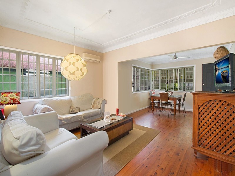 7 Walton Street, Southport QLD 4215