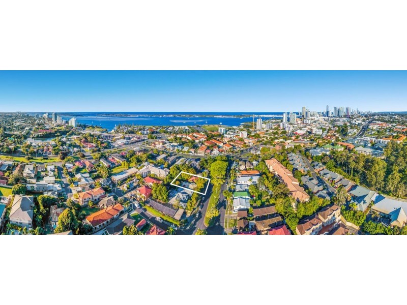 7 Walton Street, Southport QLD 4215