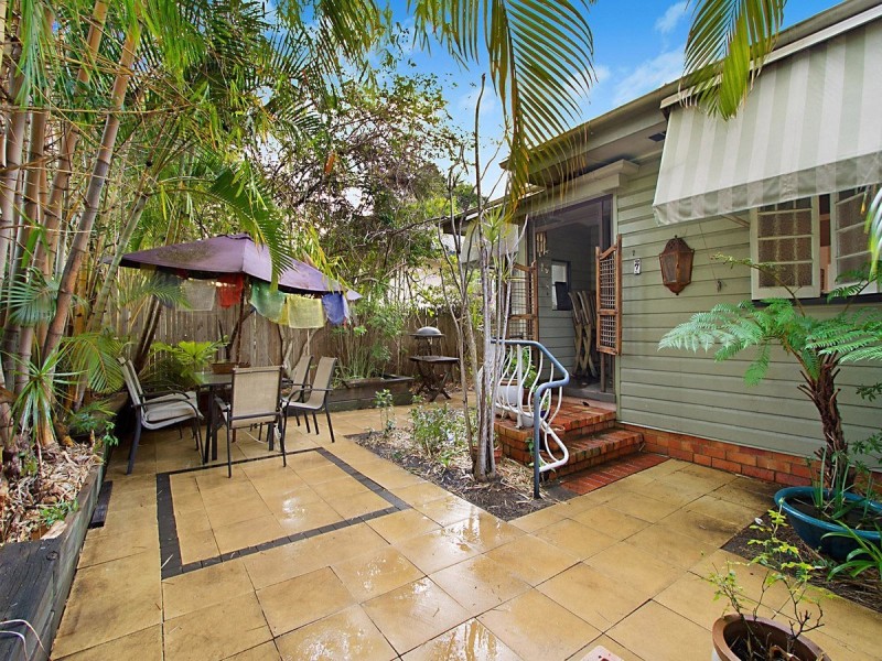 7 Walton Street, Southport QLD 4215