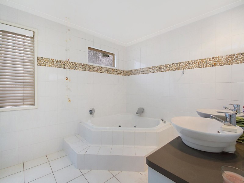 7 Walton Street, Southport QLD 4215