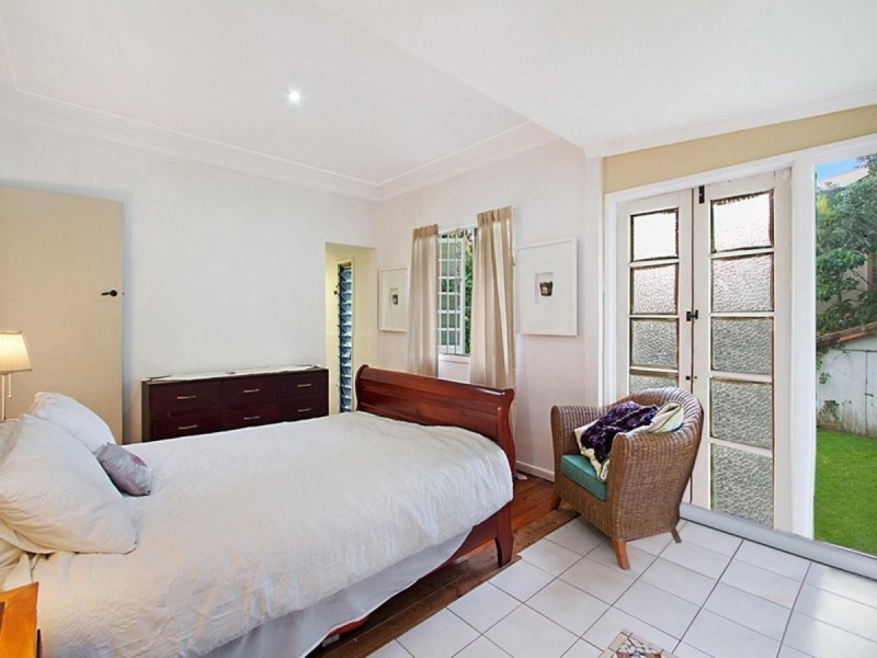 7 Walton Street, Southport QLD 4215