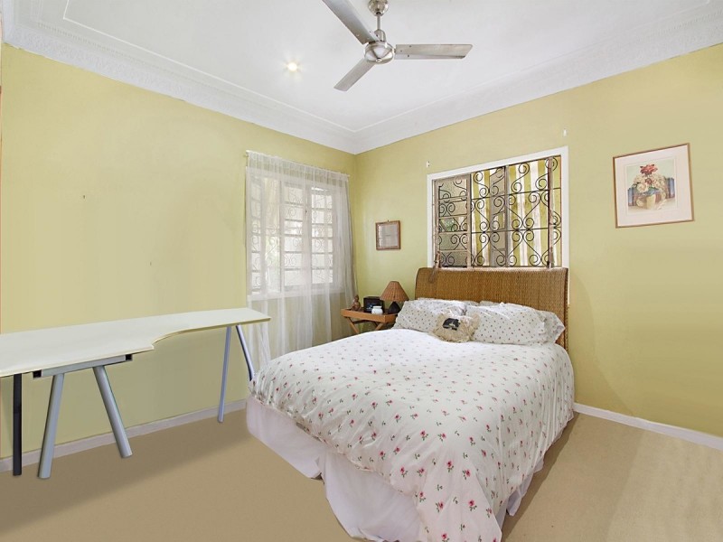 7 Walton Street, Southport QLD 4215