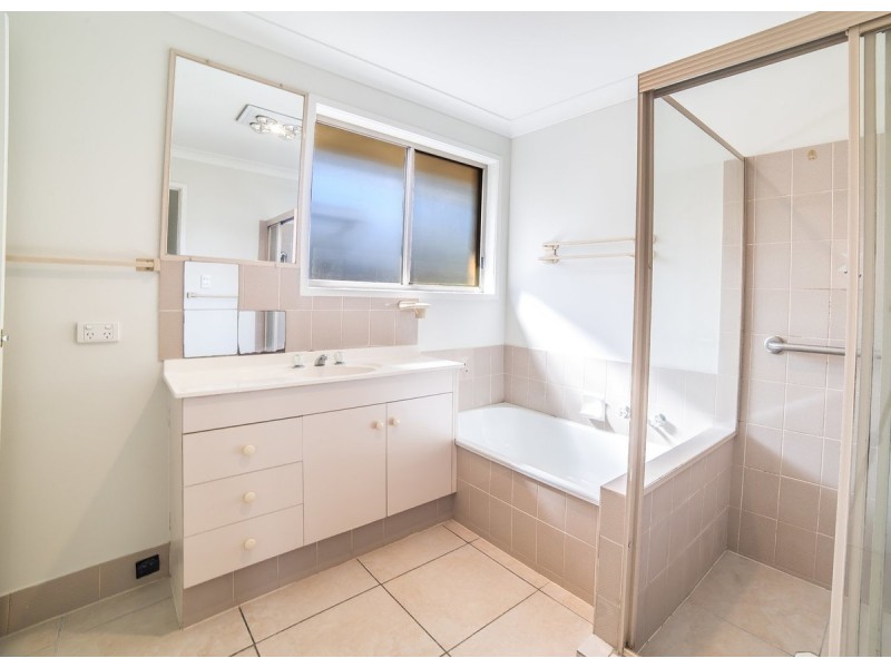 1/7 Napper Road, Arundel QLD 4214