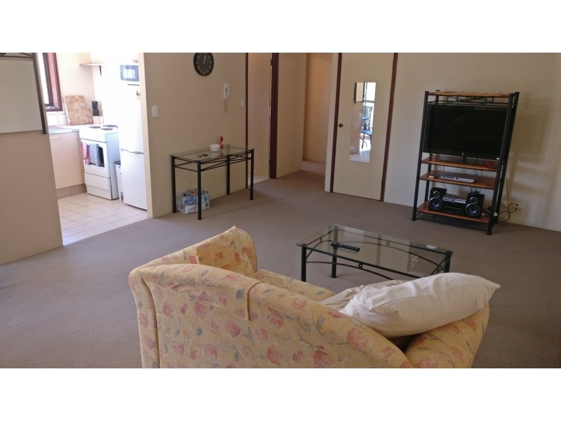 18/28 Hunter Avenue, Labrador QLD 4215