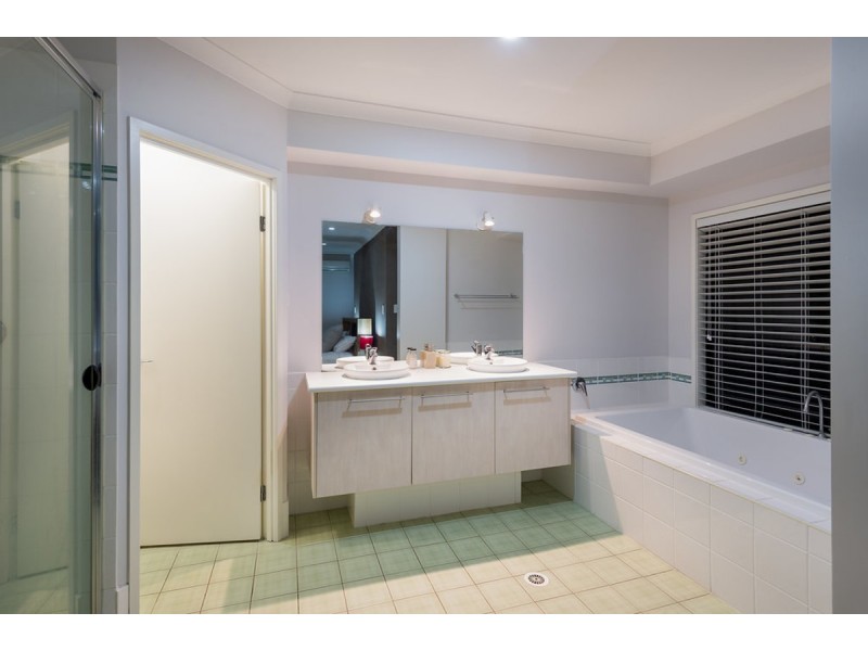 12 Helsal Court, Coomera Waters QLD 4209