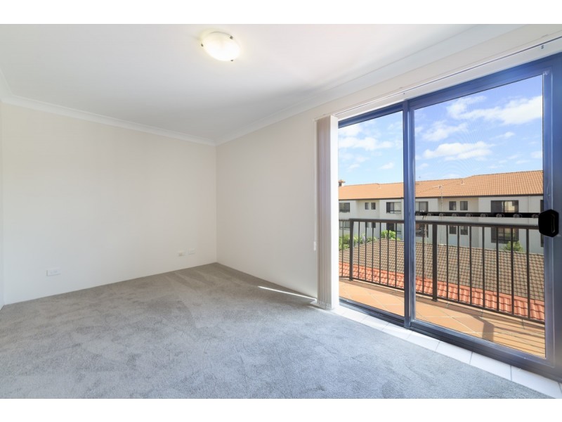8/28 Little Norman Street, Southport QLD 4215