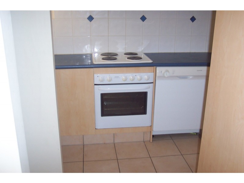 6/119 Pohlman Street, Southport QLD 4215