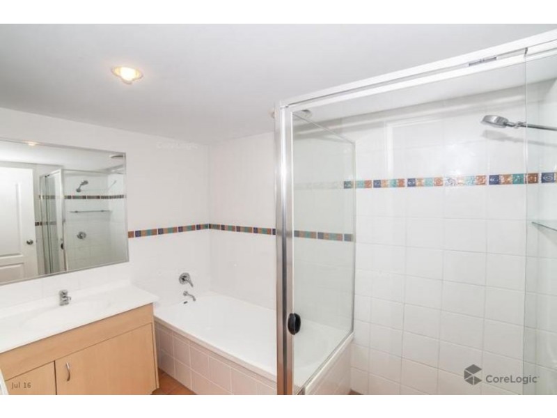 13/5-7 Railway Street, Southport QLD 4215