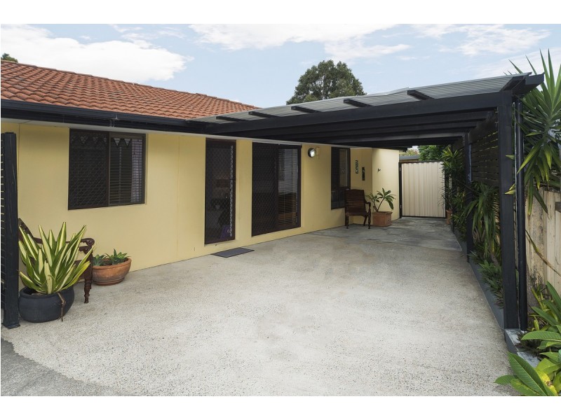 2/27 Galloway Drive, Ashmore QLD 4214