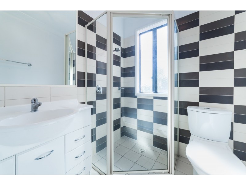 9/170 Whiting Street, Labrador QLD 4215