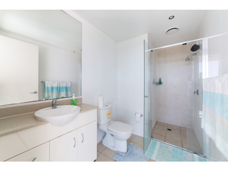 1 Como Crescent, Southport QLD 4215