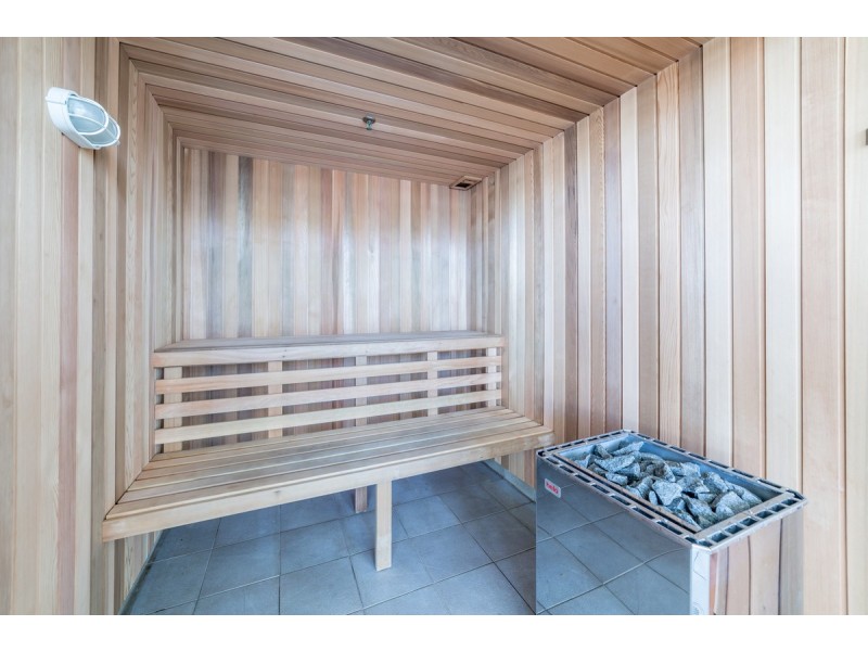 1 Como Crescent, Southport QLD 4215