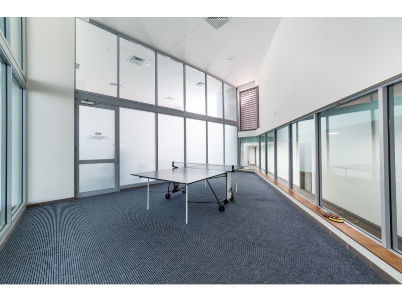 1 Como Crescent, Southport QLD 4215