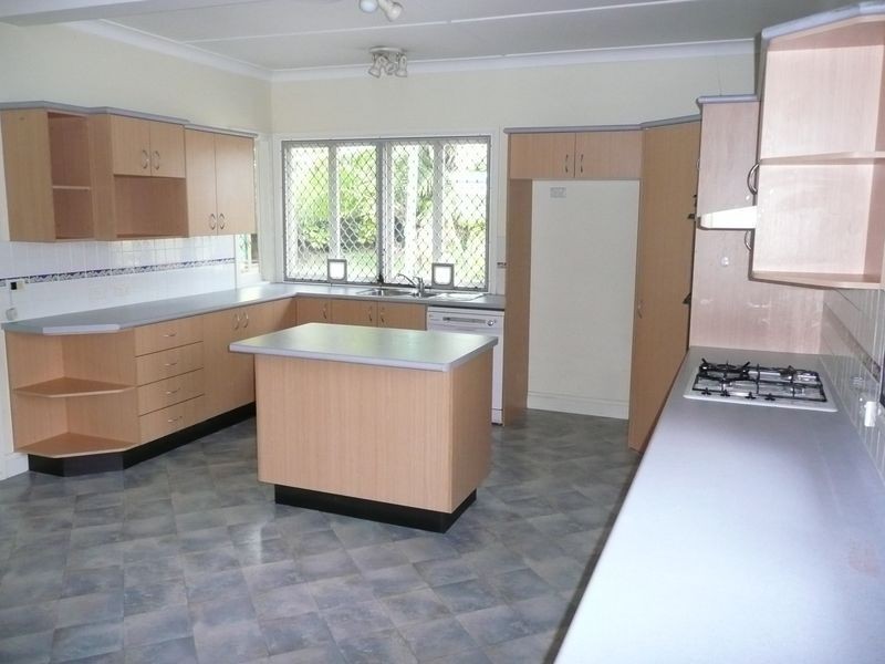 23-25 Turpin Road, Labrador QLD 4215