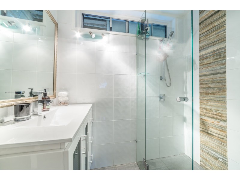 24 Allden Avenue, Labrador QLD 4215