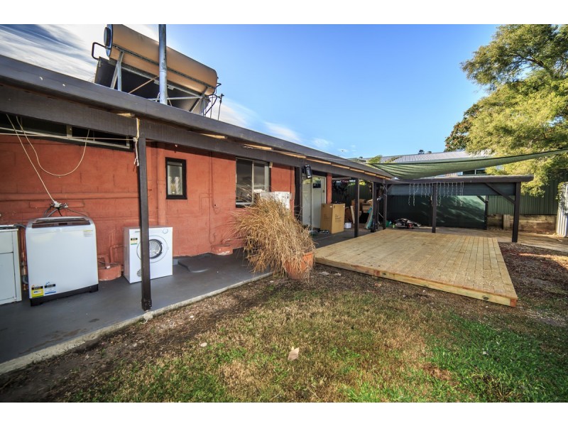 24 Allden Avenue, Labrador QLD 4215