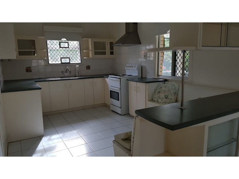 15 Water Street, Southport QLD 4215