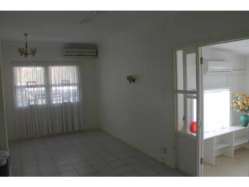 15 Water Street, Southport QLD 4215