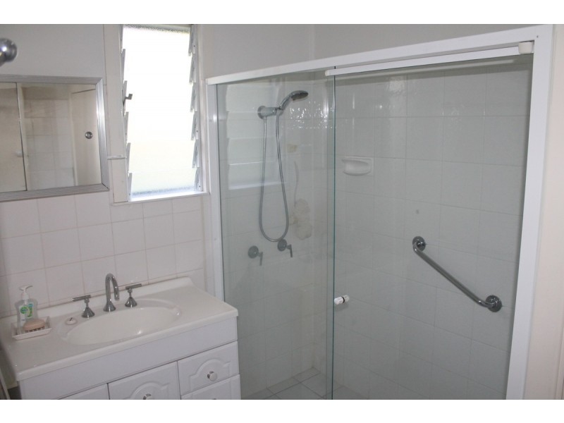 15 Water Street, Southport QLD 4215