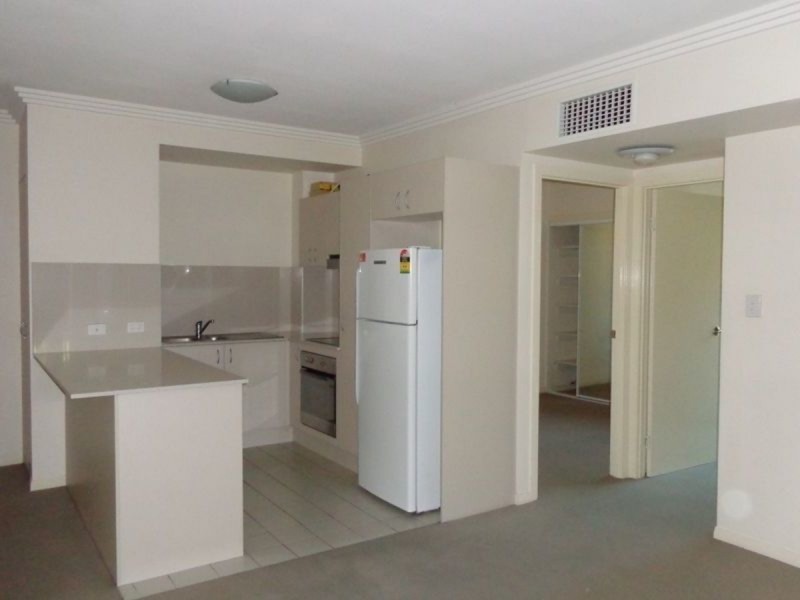 7/6-10 Rose Street, Southport QLD 4215