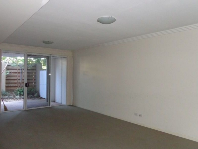 7/6-10 Rose Street, Southport QLD 4215