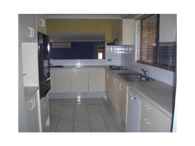 9 Peter Thomson Drive (TC), Parkwood QLD 4214