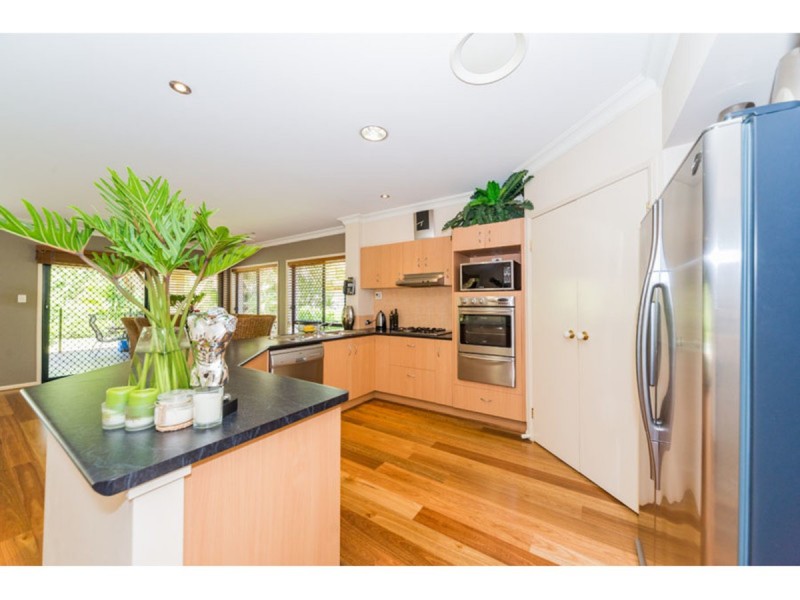 5 Hazel Court, Arundel QLD 4214