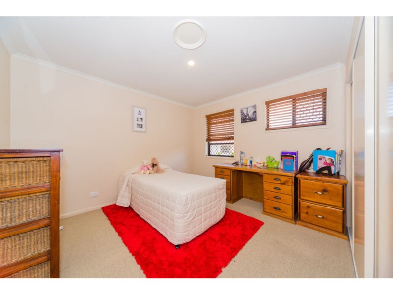 5 Hazel Court, Arundel QLD 4214