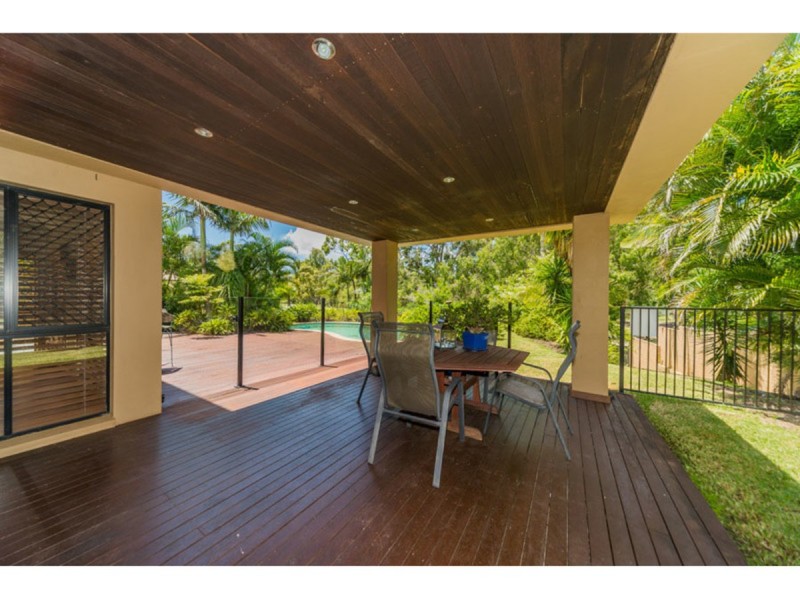 5 Hazel Court, Arundel QLD 4214