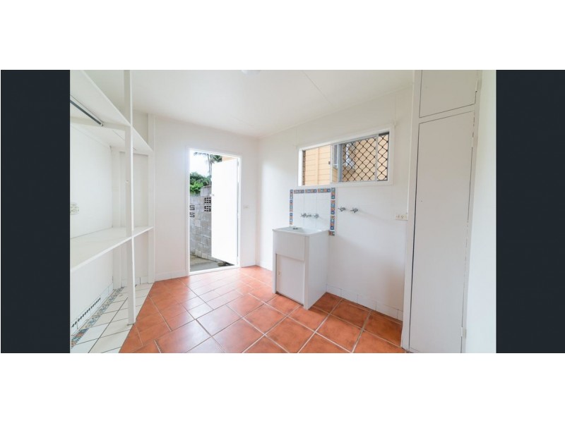 12 Caroline Avenue, Southport QLD 4215