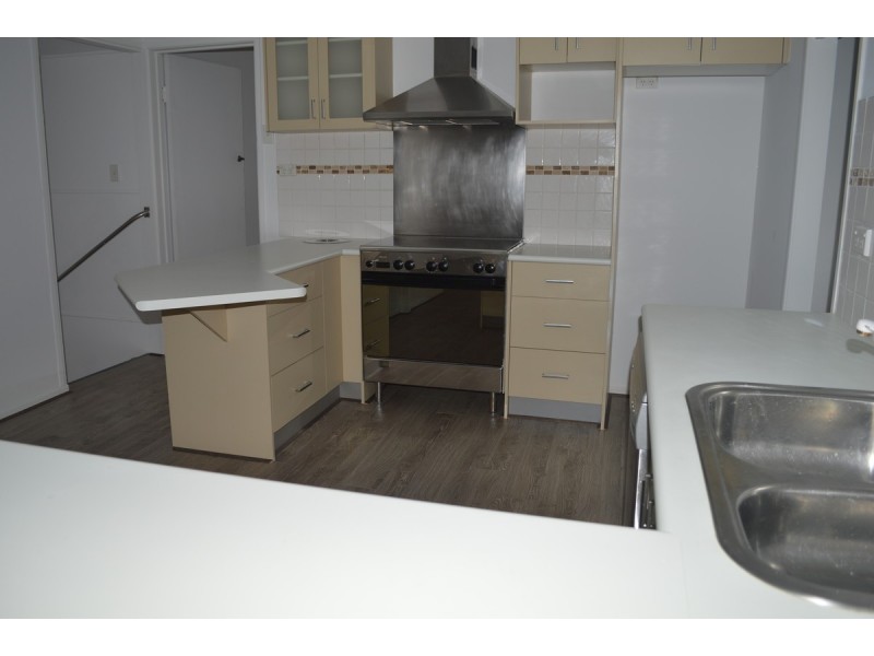 7 Walton Street, Southport QLD 4215