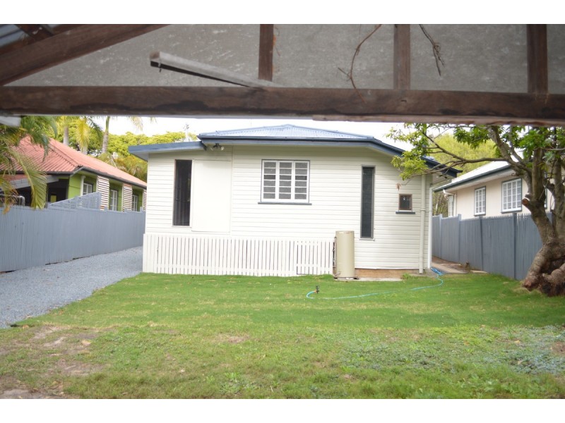 7 Walton Street, Southport QLD 4215