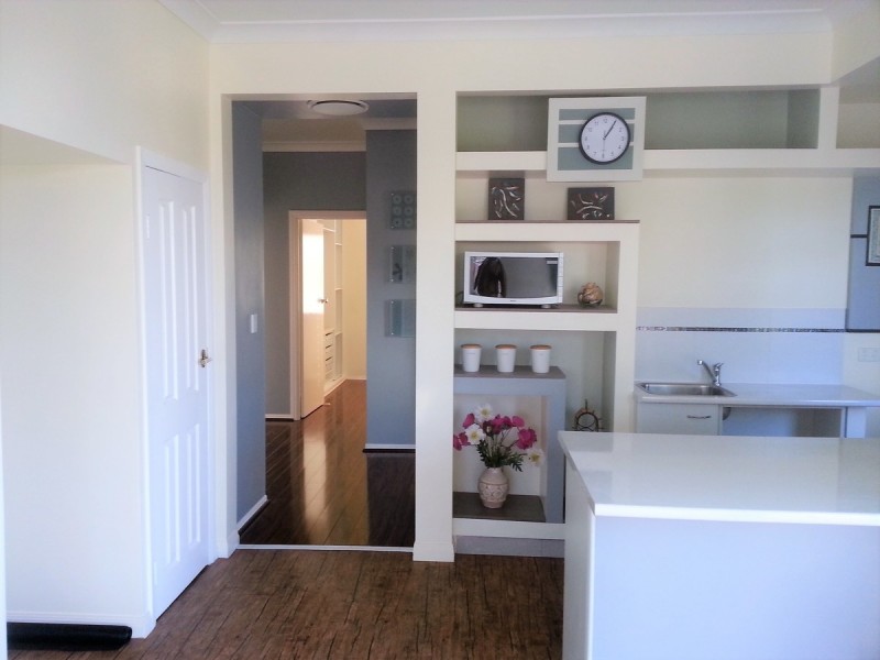 7 Woomera Crescent, Southport QLD 4215