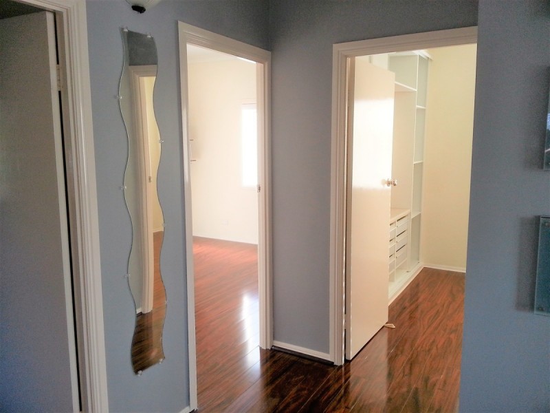 7 Woomera Crescent, Southport QLD 4215