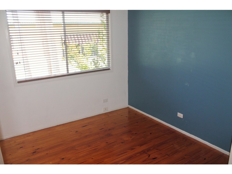 17 Warana Avenue, Southport QLD 4215