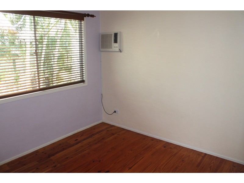 17 Warana Avenue, Southport QLD 4215