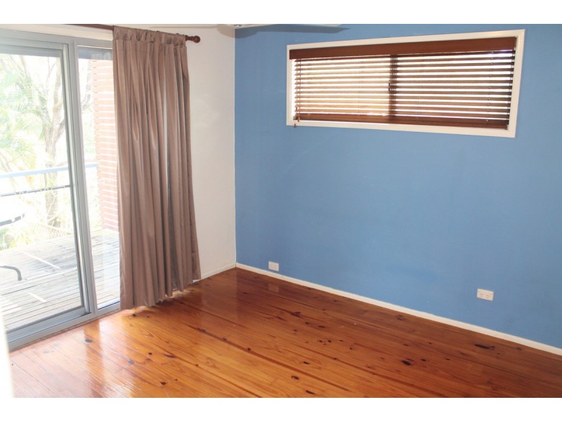 17 Warana Avenue, Southport QLD 4215