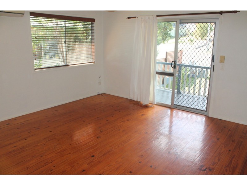 17 Warana Avenue, Southport QLD 4215