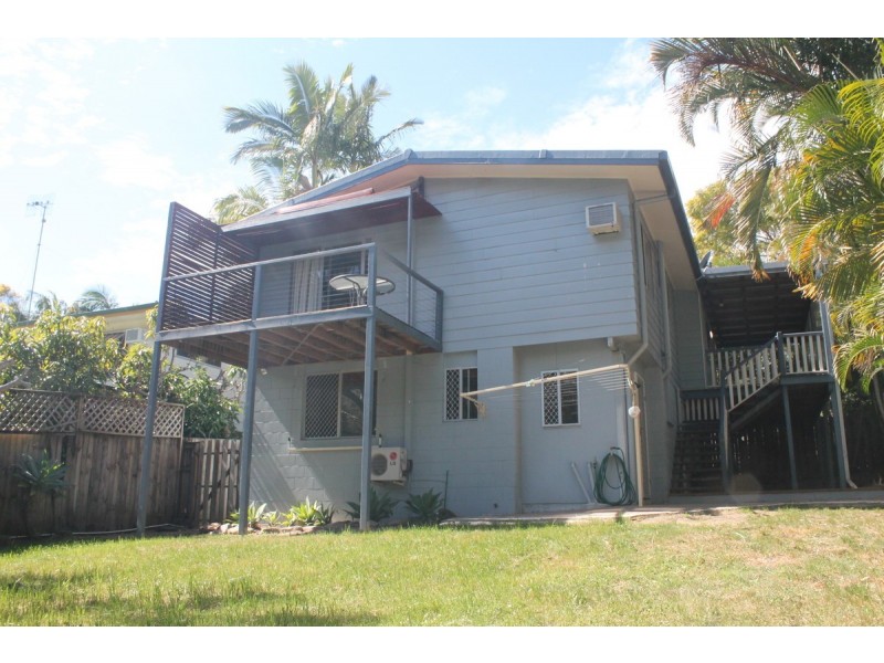 17 Warana Avenue, Southport QLD 4215