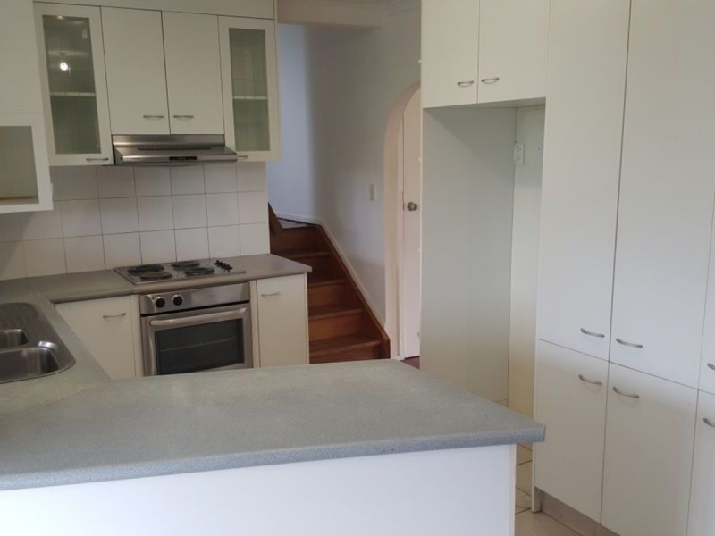21 Eileen Avenue, Southport QLD 4215