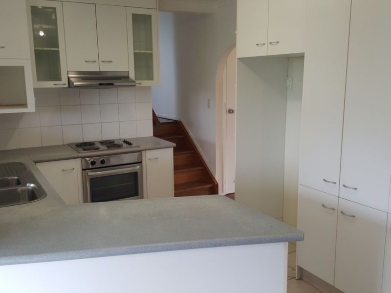 21 Eileen Avenue, Southport QLD 4215