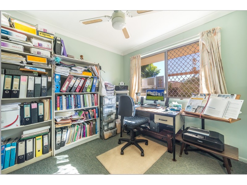 1/8 Hill Court, Labrador QLD 4215